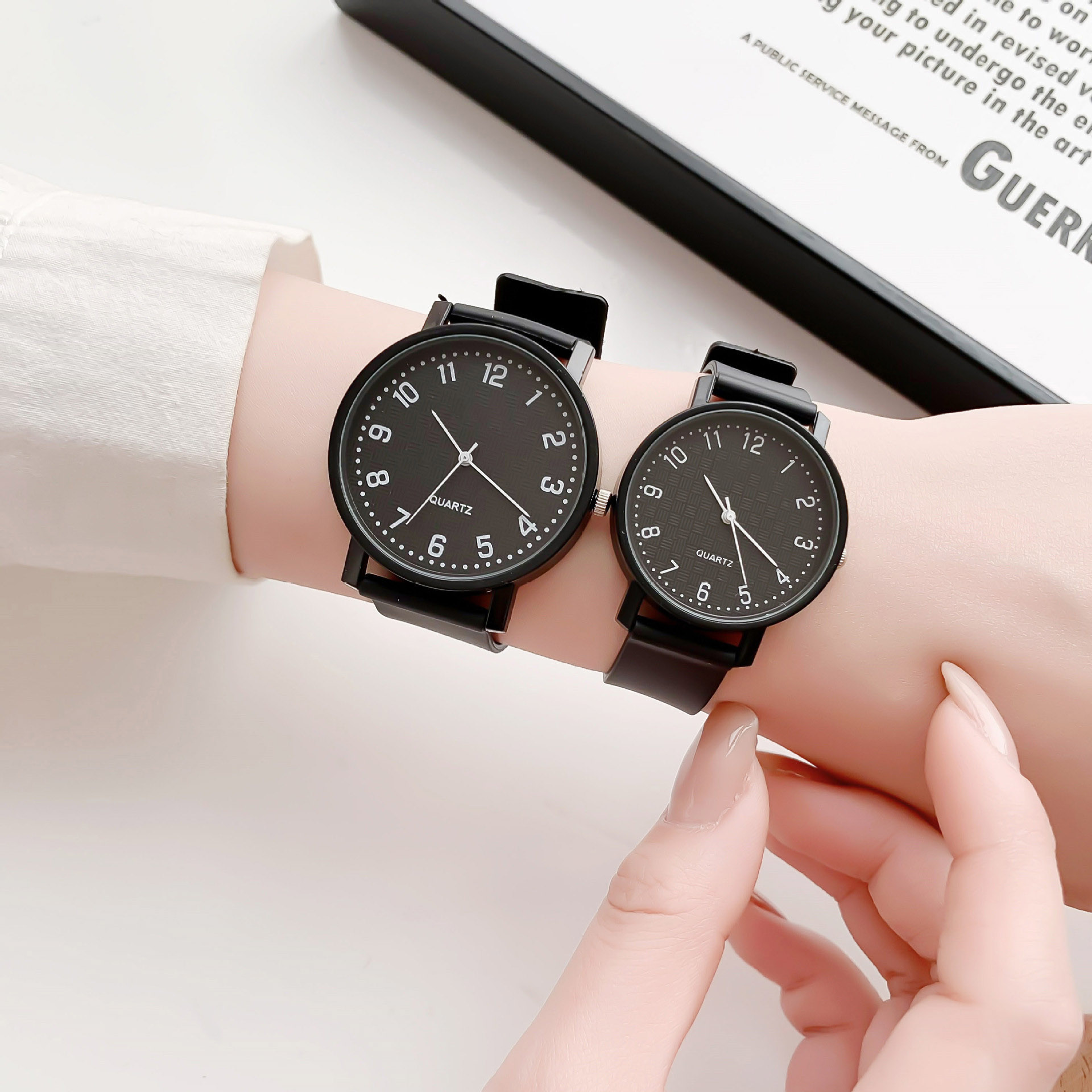 Basit Siyah İzle Kuvars Saatle - Silicone Band Women incelemesi ve fiyatı